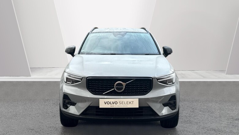 Volvo XC40 2.0 B4P Plus Dark 5dr Auto Petrol Estate